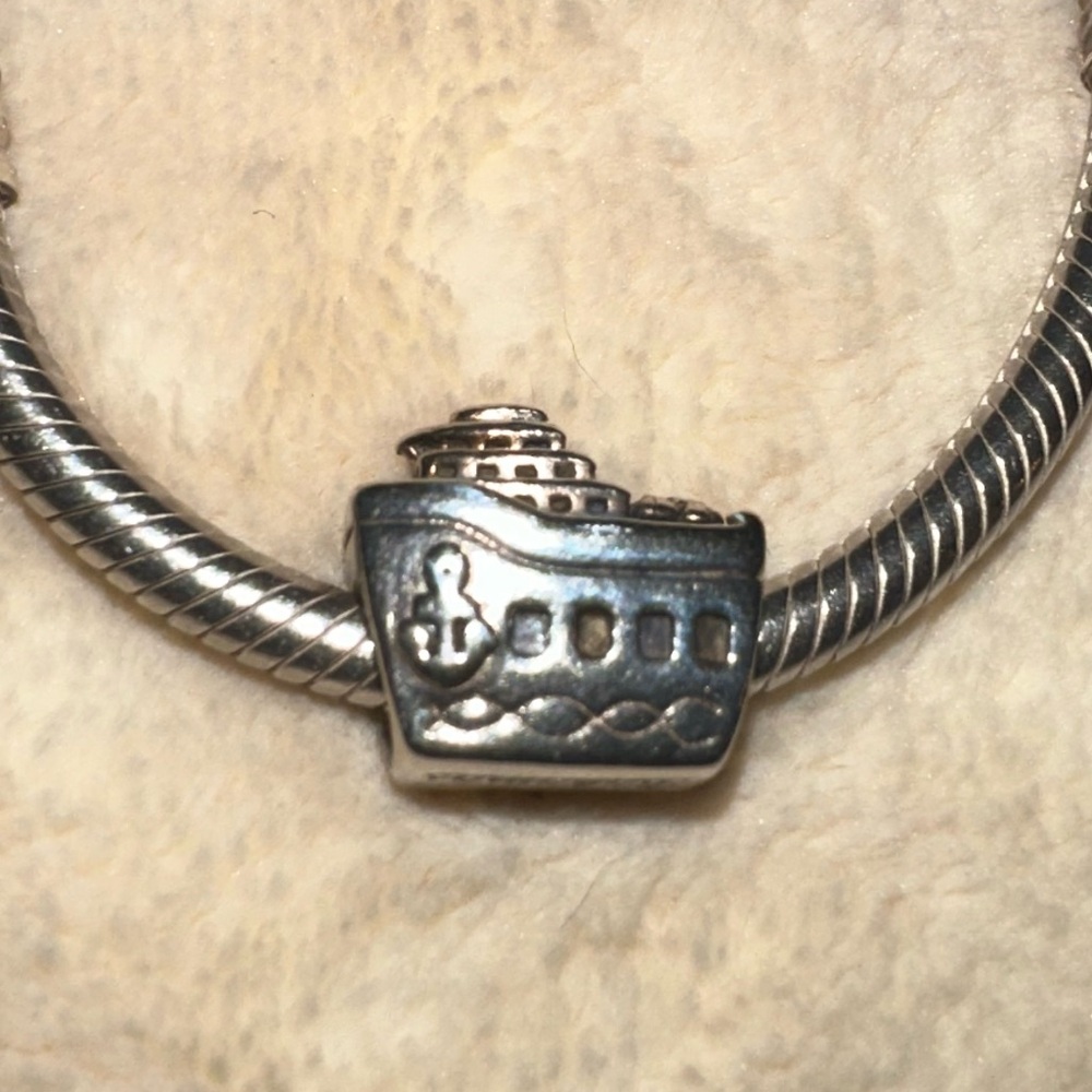 Pandora Bahamas All Aboard Cruise Ship 🛳️ ALE 925 Retired #791043 RARE!!!